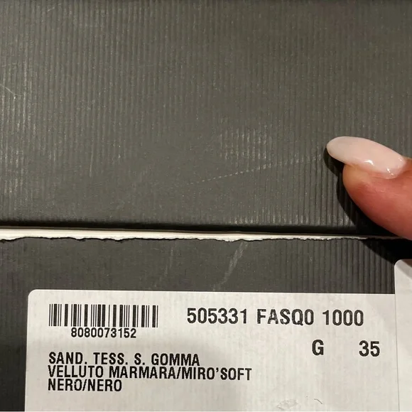 Authentic Gucci velvet slides with bee/star embroidered emblem - Picture 7 of 9